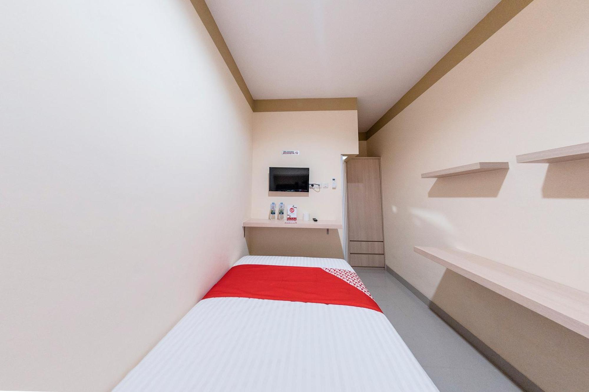 Hotel Vaccinated Staff - OYO 478 Balcon Biru Giacarta Esterno foto