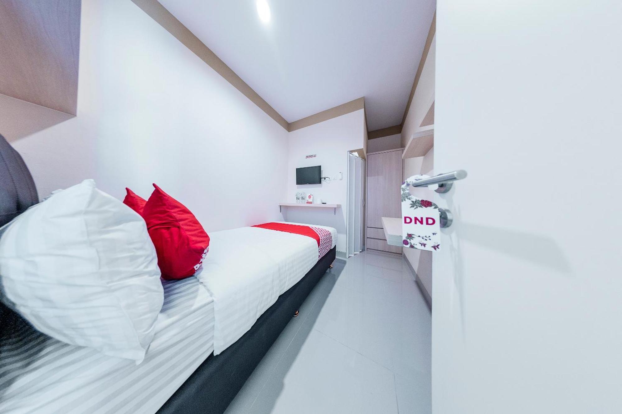 Hotel Vaccinated Staff - OYO 478 Balcon Biru Giacarta Esterno foto