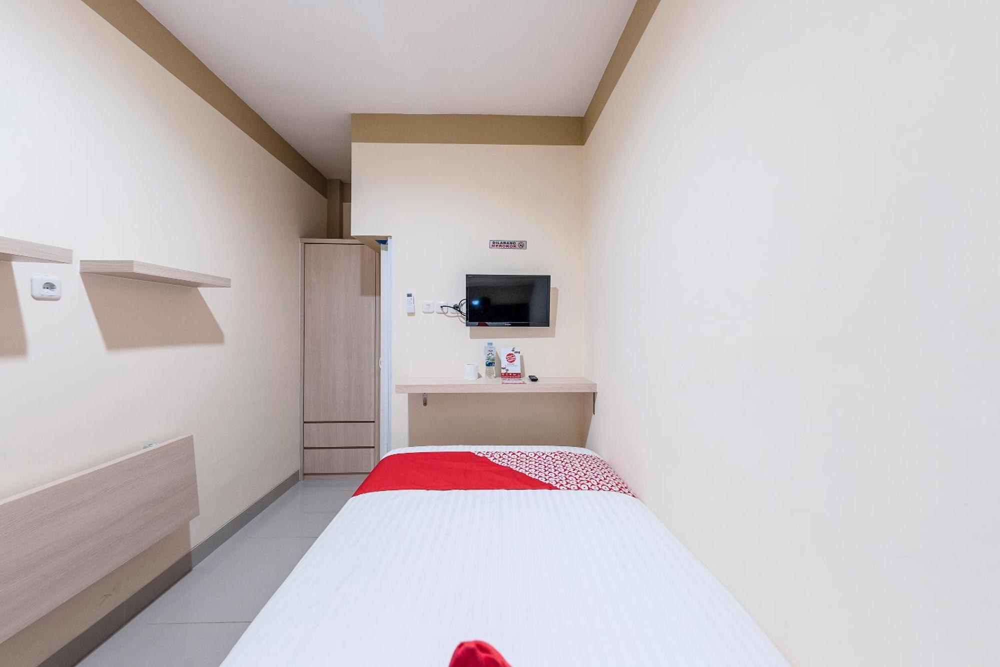 Hotel Vaccinated Staff - OYO 478 Balcon Biru Giacarta Esterno foto