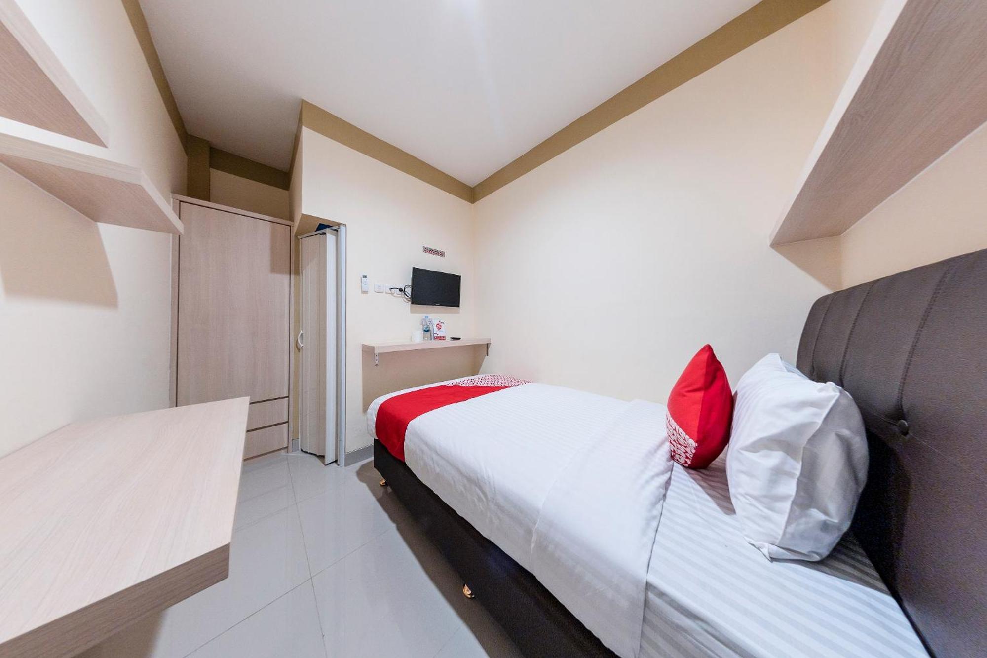 Hotel Vaccinated Staff - OYO 478 Balcon Biru Giacarta Esterno foto